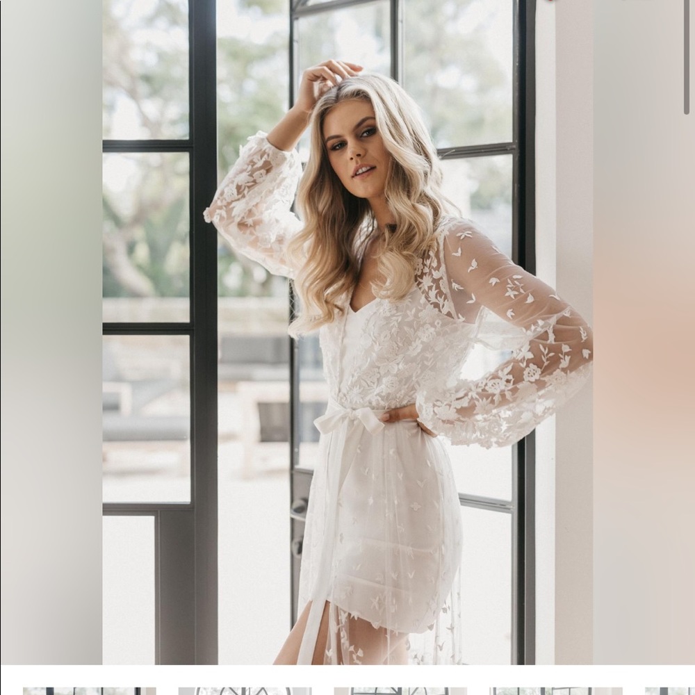 Lace Bride Robe - Picture 2 of 8